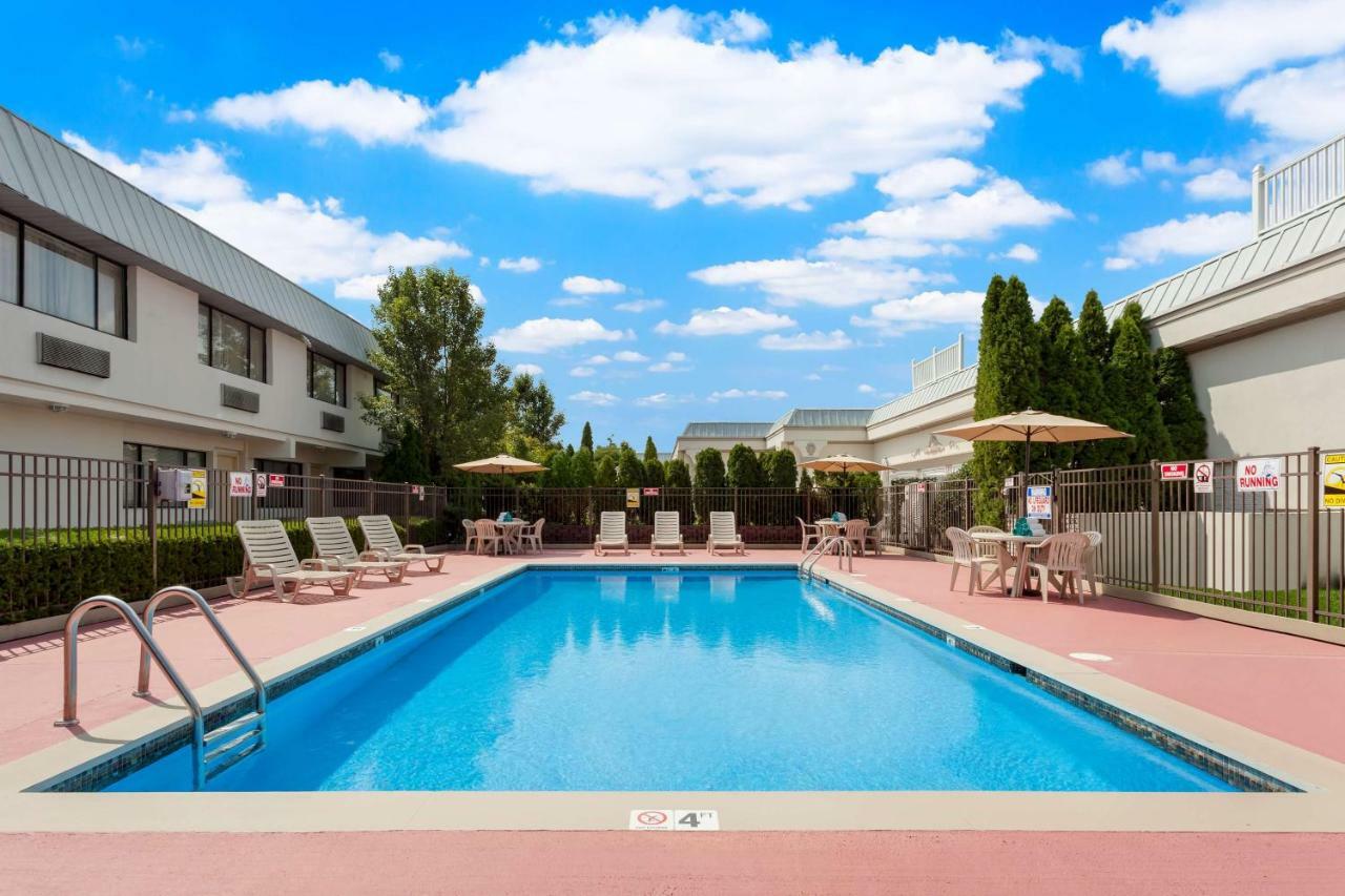 Best Western Leisure Inn Lakewood Eksteriør bilde